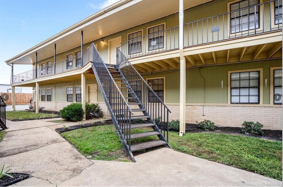 For Rent $800/month • Co-Listing Agent