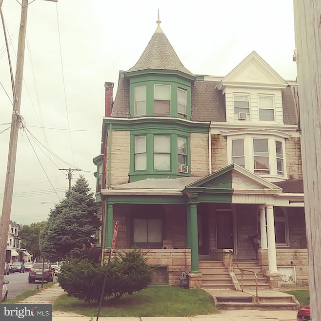 132 W Windsor St, Reading, PA 19601 - photo 1