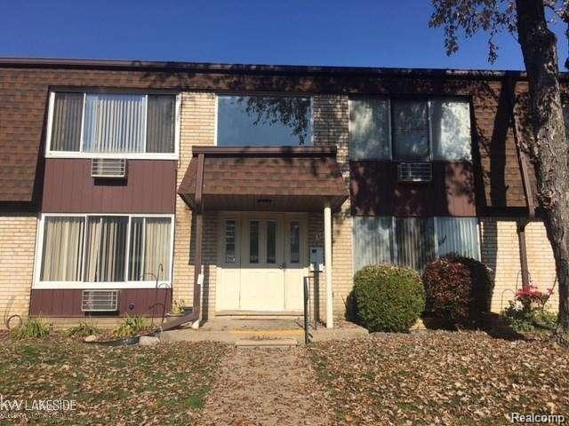 30205 Utica Rd, Roseville, MI 48066 - photo 1