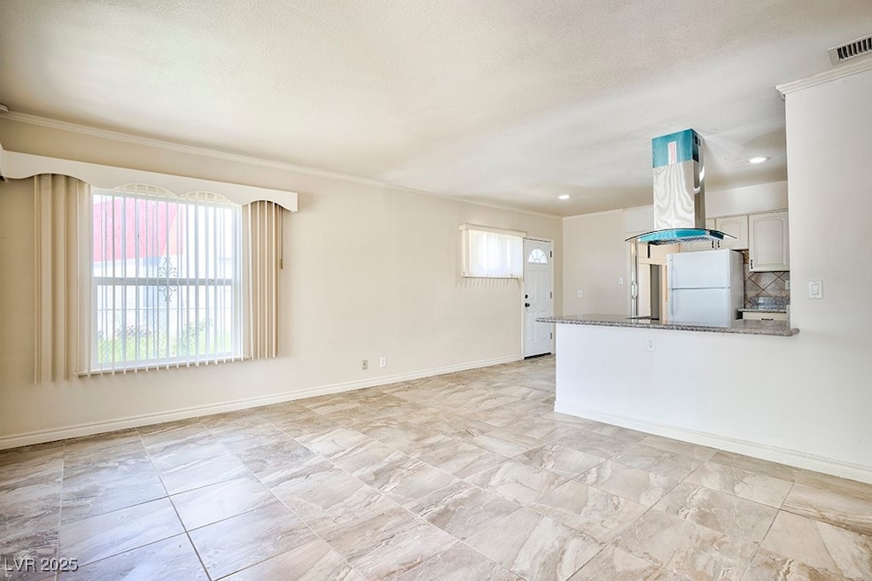 914 N 1st St, Las Vegas, NV 89101 - photo 1