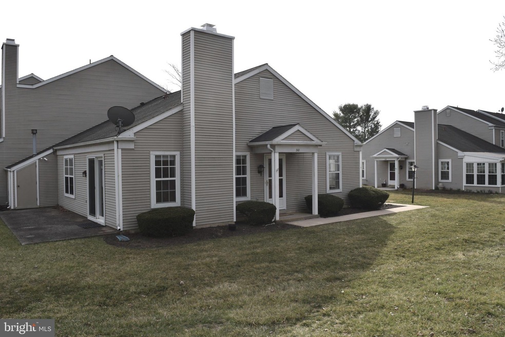 310 Barrington Ct, Palmyra, PA 17078 - photo 1