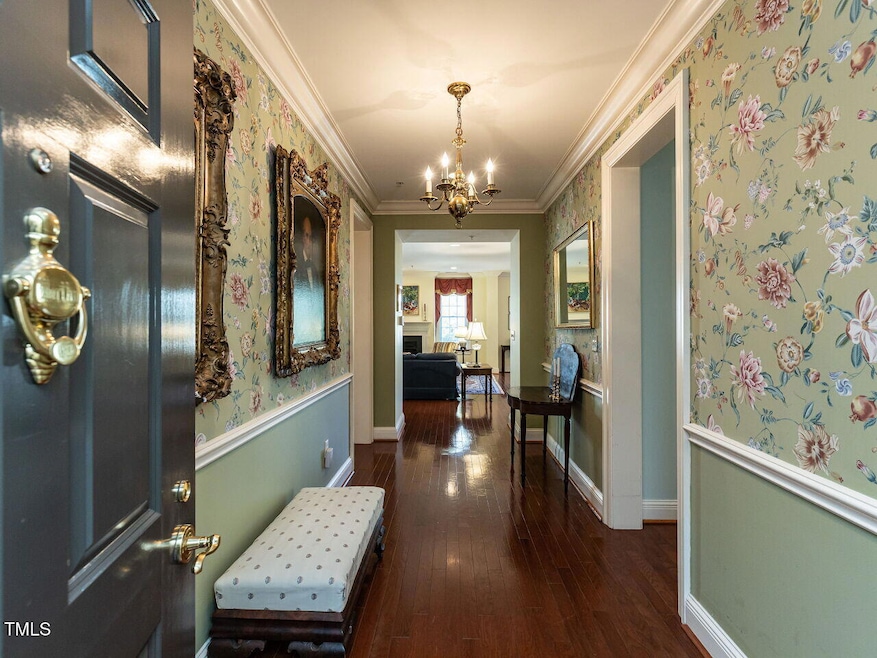 005-1280x960-foyer-entry