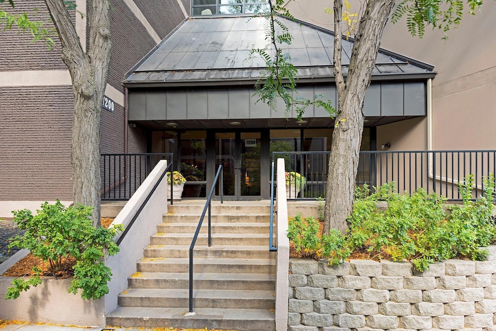 7200 York Ave S unit 220, Edina, MN 55435 - photo 1