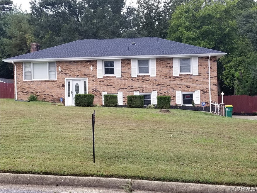 Brick exterior, new roof in 2021, thermal/tilt win