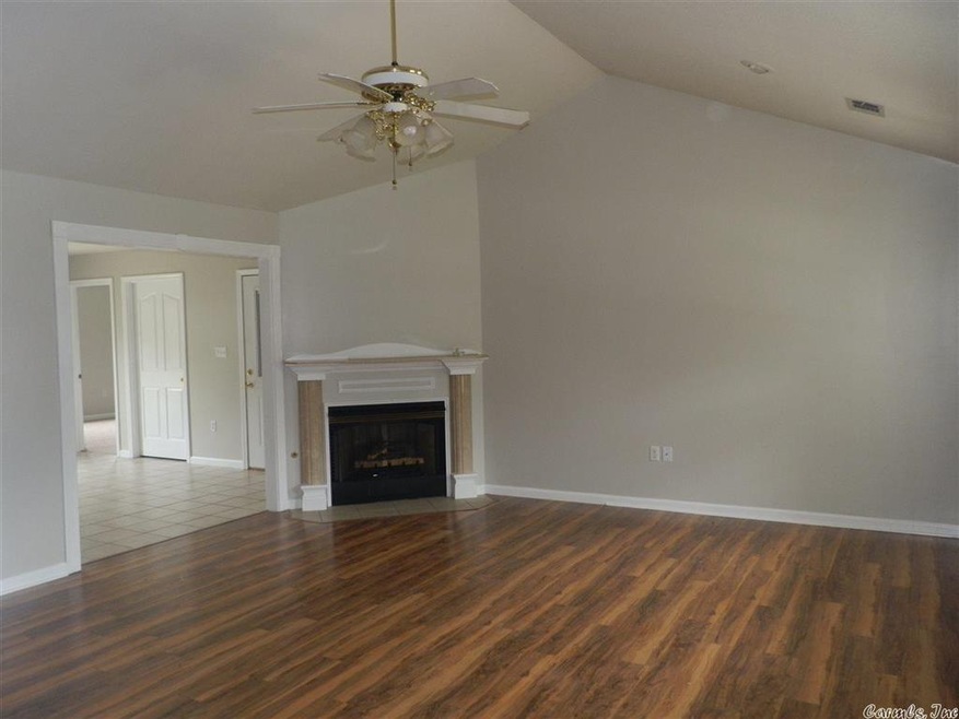 7201 Deerwood Dr, Paragould, AR 72450 - photo 1