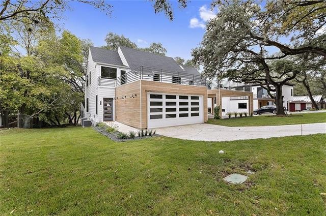**Photo from model home** Welcome home to 78704! U