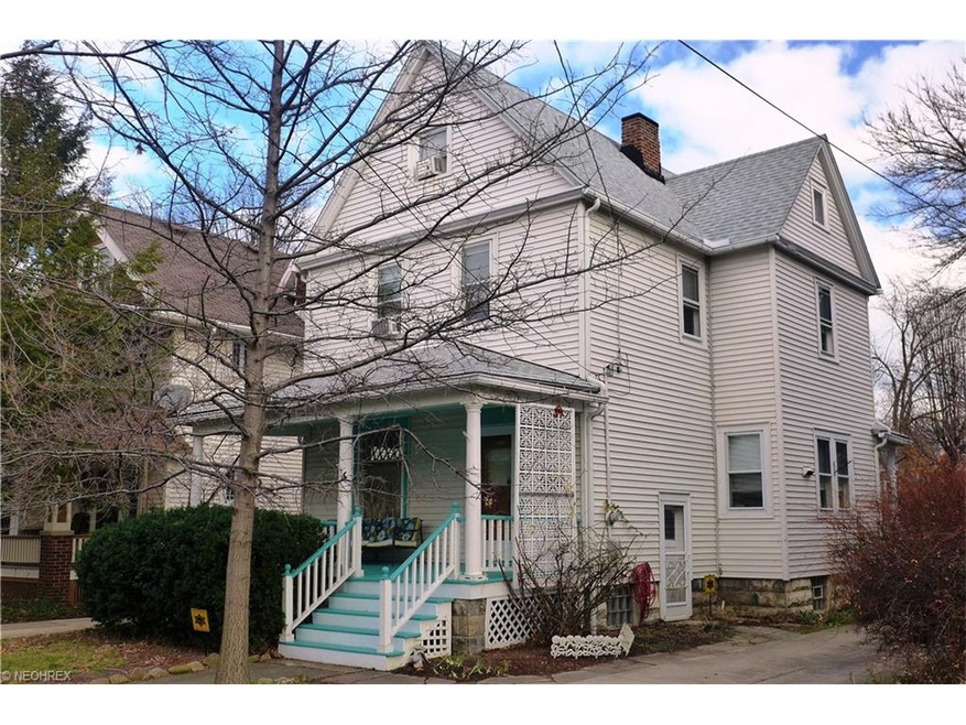 Welcome to 1289 Brockley, an updated 3 level artists pad that offers an amazing combination of traditional design with a bit of cool and funky!