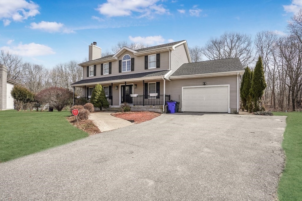 405 Blossom Hill Dr, Westport, MA 02790 - photo 1