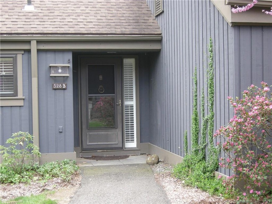 528 Heritage Village unit B, Southbury, CT 06488 - photo 1