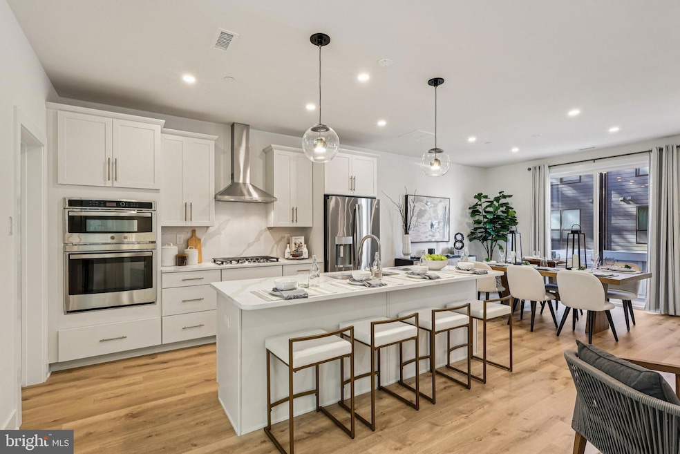 For Sale $907,000 • Co-Listing Agent