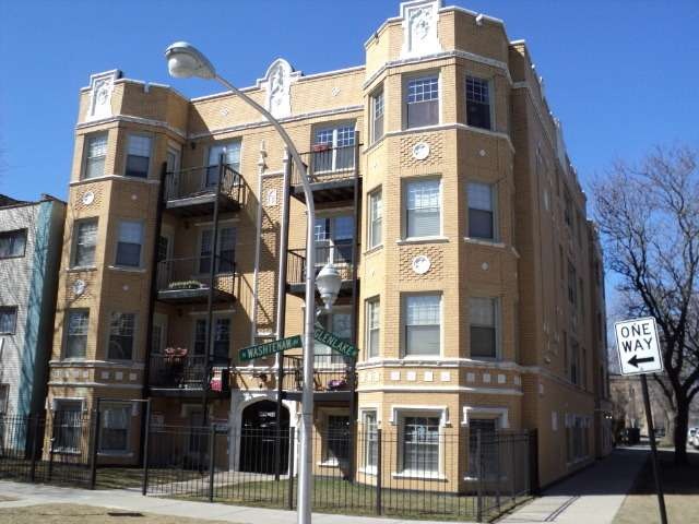 6056 N Washtenaw Ave unit 2, Chicago, IL 60659 - photo 1