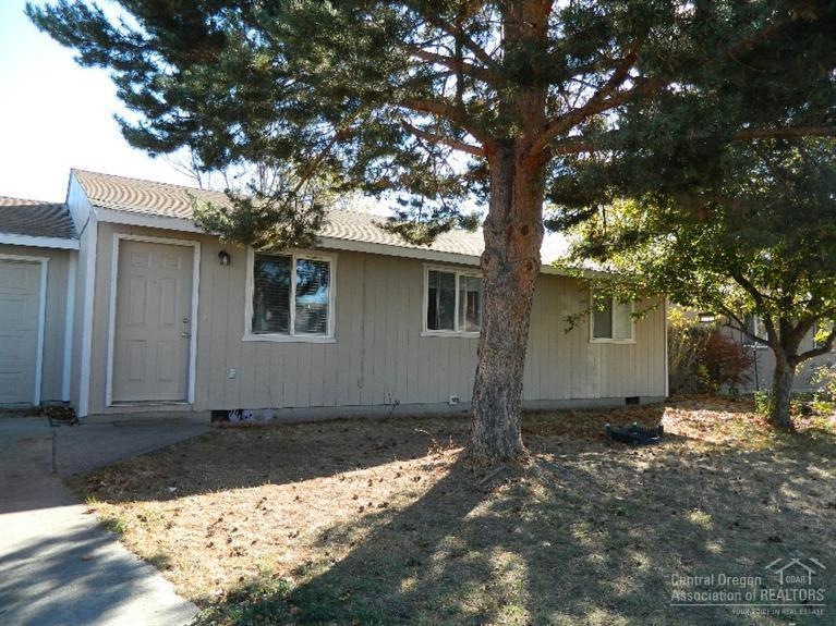 1538 SW 33rd St, Redmond, OR 97756 - photo 1