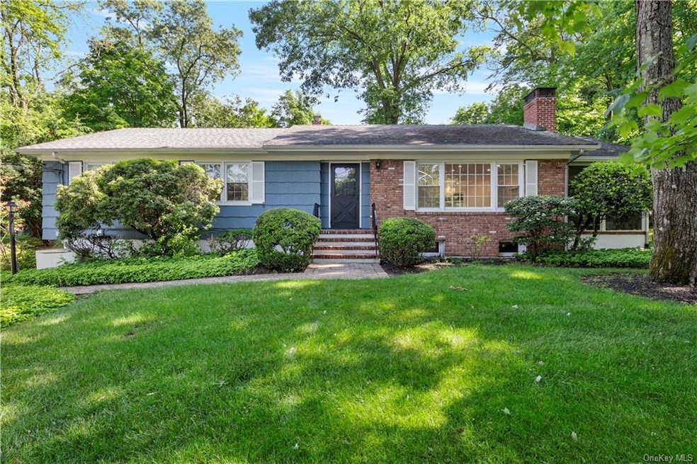 11 Kevin Dr, Suffern, NY 10901 - photo 1