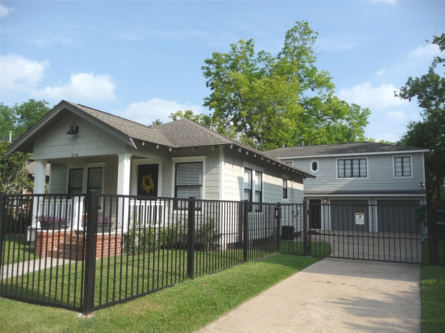 214 1/2 Munford St unit B, Houston, TX 77008 - photo 1