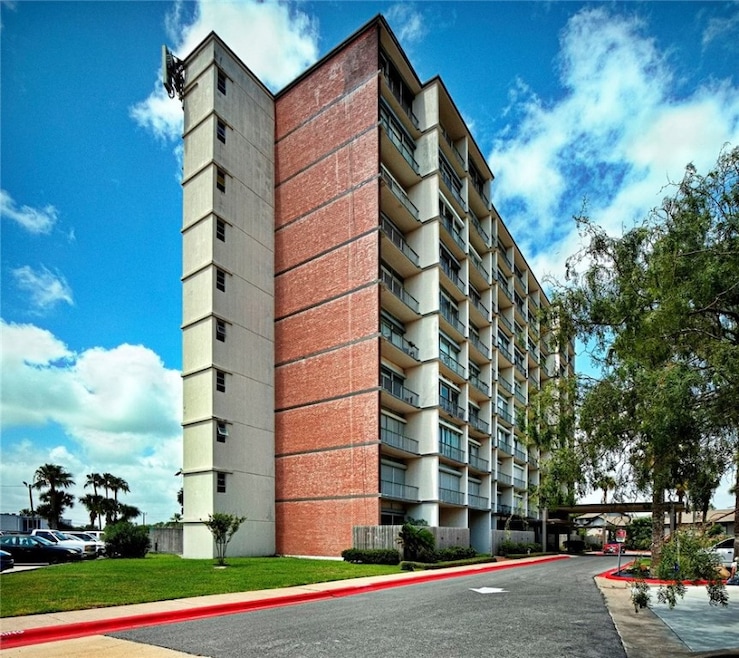 Welcome to 4600 Ocean Dr. Unit 707