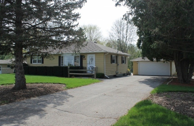 5255 Irish Ln, Fitchburg, WI 53711 - photo 1