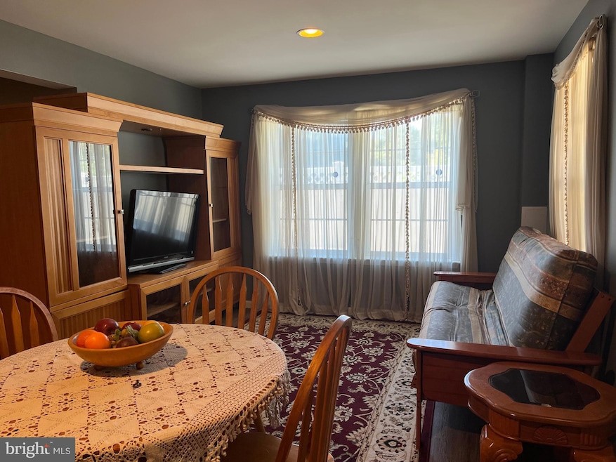 For Rent $1,250/month