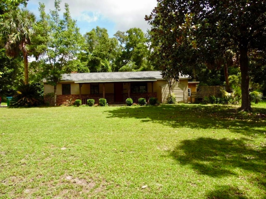 149 Oakmont Dr, Crawfordville, FL 32327 - photo 1