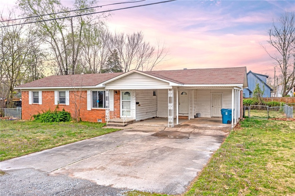 810 W Carson St, Bentonville, AR 72712 - photo 1