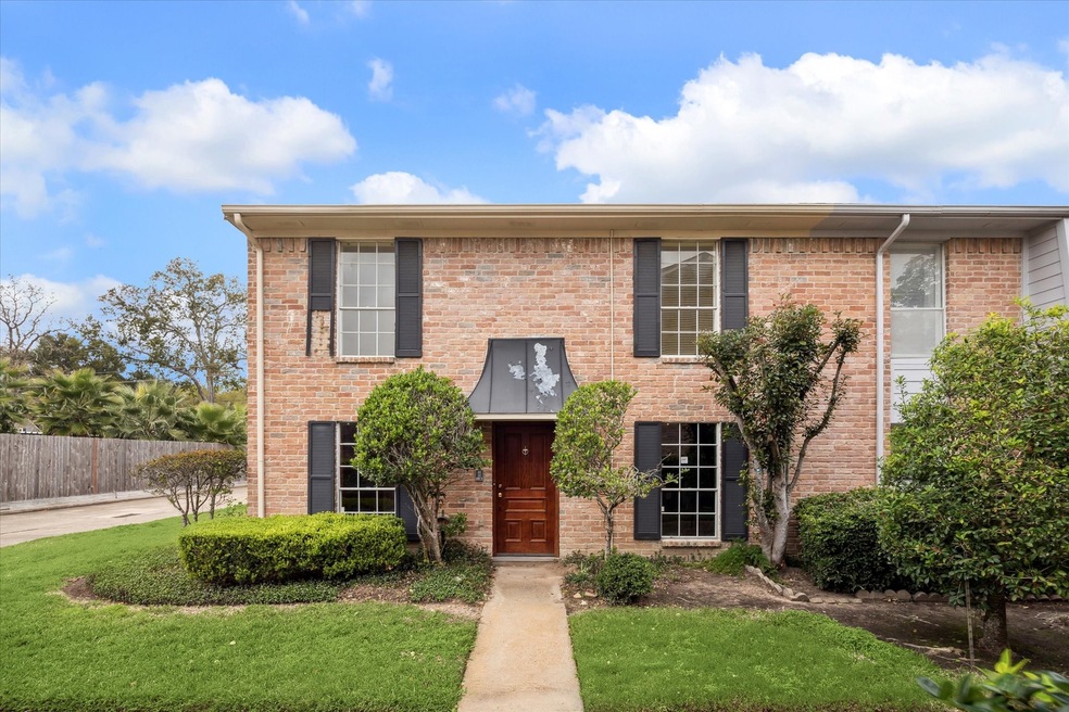Welcome home to 14716 Perthshire Road #E, Houston,