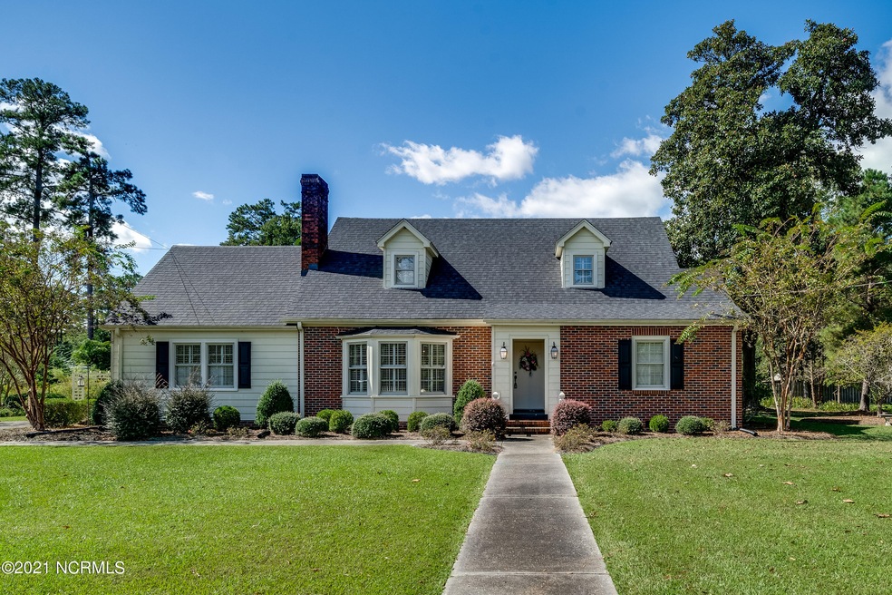 109 N Mcneil St, Burgaw, NC 28425 - photo 1