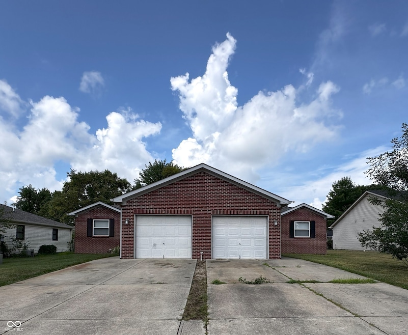 30 Grassyway Ct, Whiteland, IN 46184 - photo 1