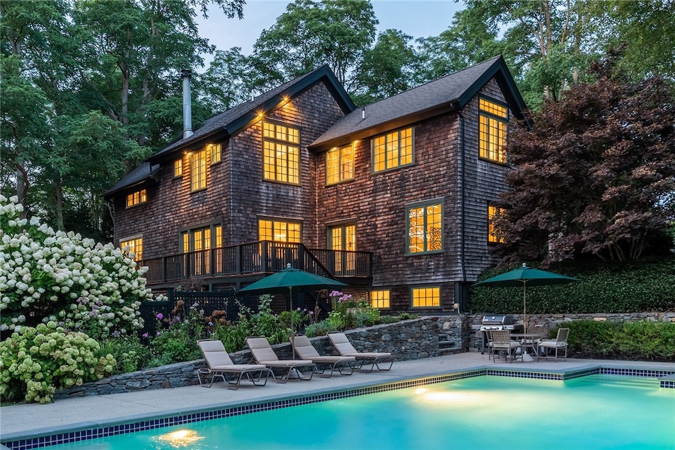 72 Summerfield Ln, Middletown, RI 02842 - photo 1