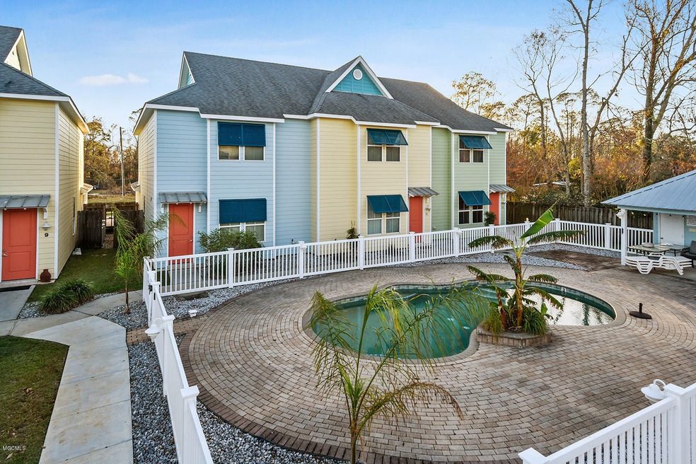 216 Carre Ct unit 12, Bay Saint Louis, MS 39520 - photo 1