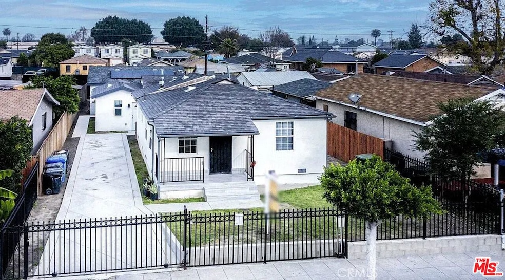 1947 E 114th St unit 1947 1/2, Los Angeles, CA 90059 - photo 1