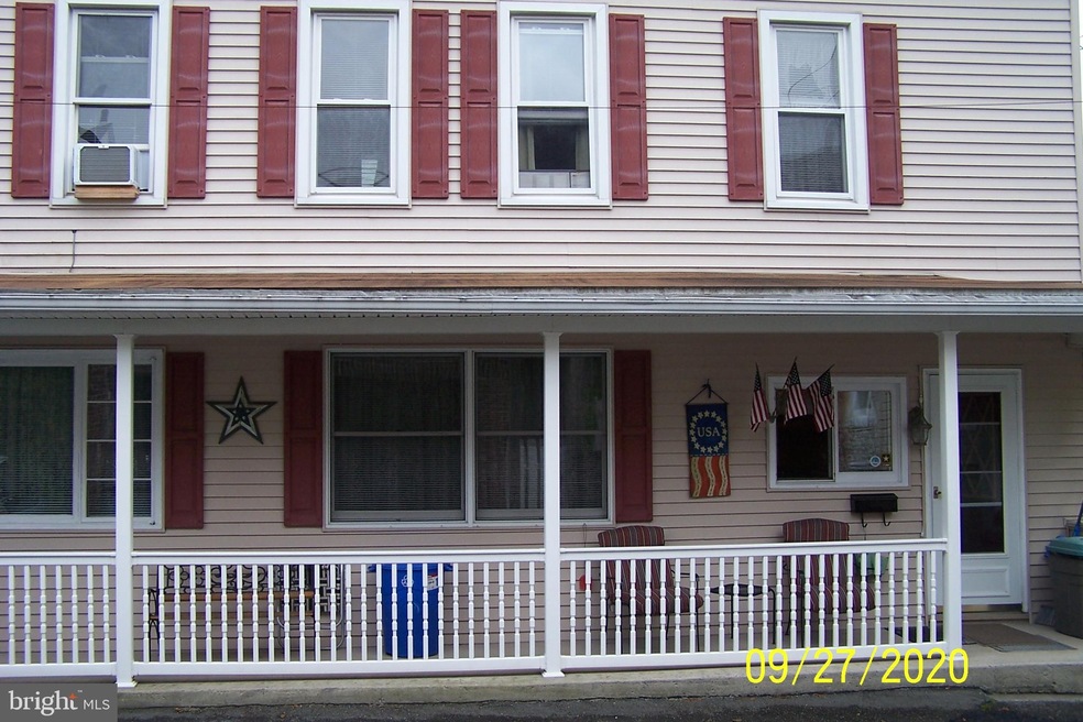 243 Franklin St, Tamaqua, PA 18252 - photo 1