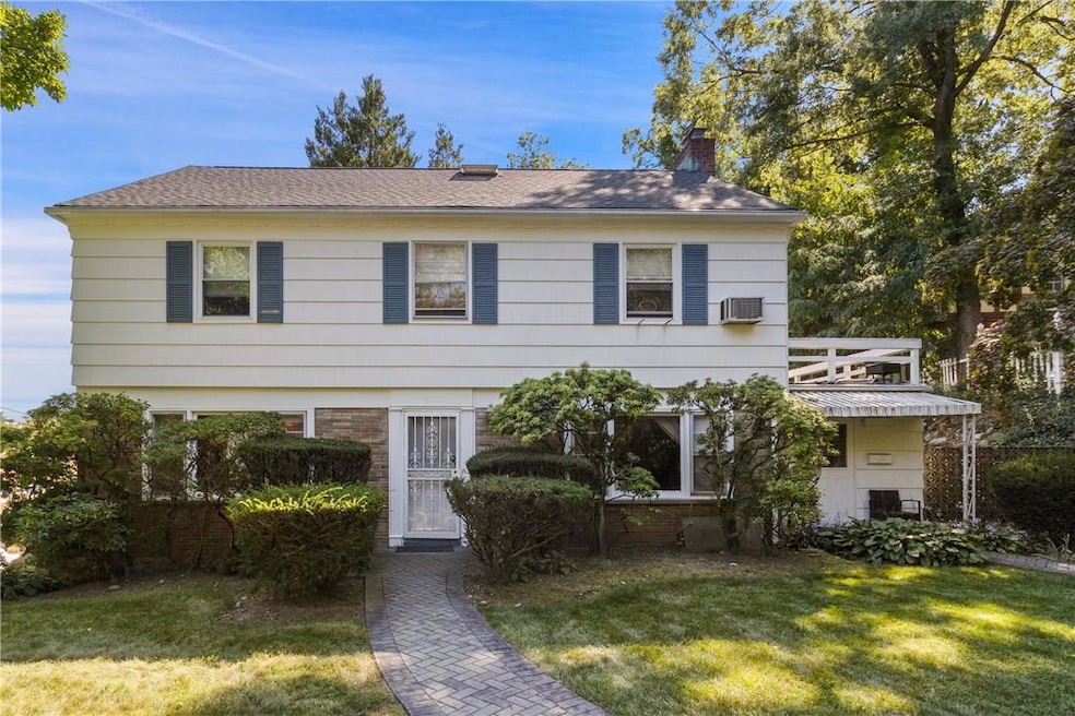 520 E Lincoln Ave, Mount Vernon, NY 10552 - photo 1