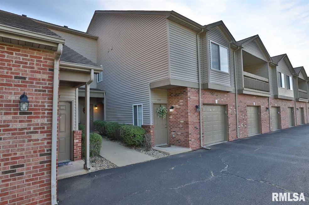 4511 N Tallgrass Ln, Peoria, IL 61615 - photo 1