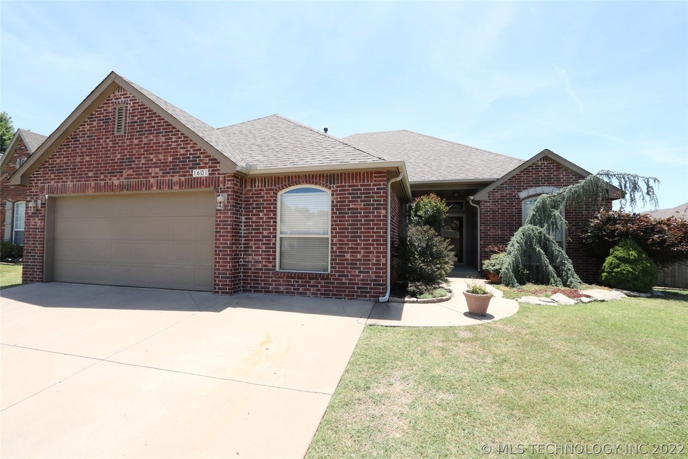 1601 W Vicksburg St, Broken Arrow, OK 74011 - photo 1