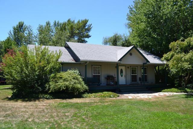 3521 New Hope Rd, Grants Pass, OR 97527 - photo 1