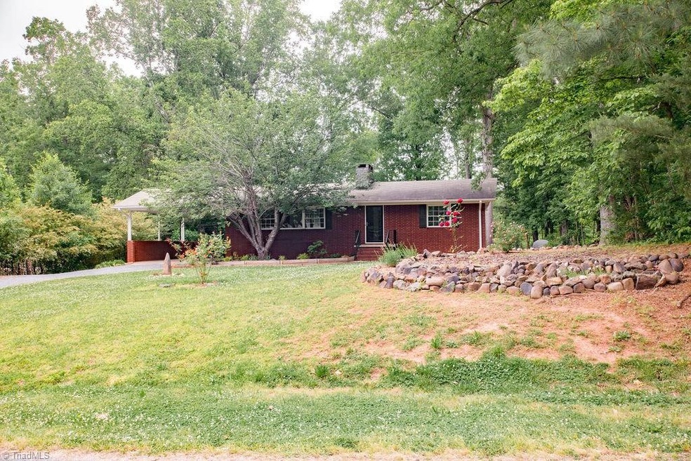 698 Skycrest Country Rd, Asheboro, NC 27205 - photo 1