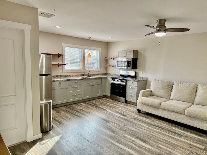 341 Main St unit 1B, Islip, NY 11751 - photo 1