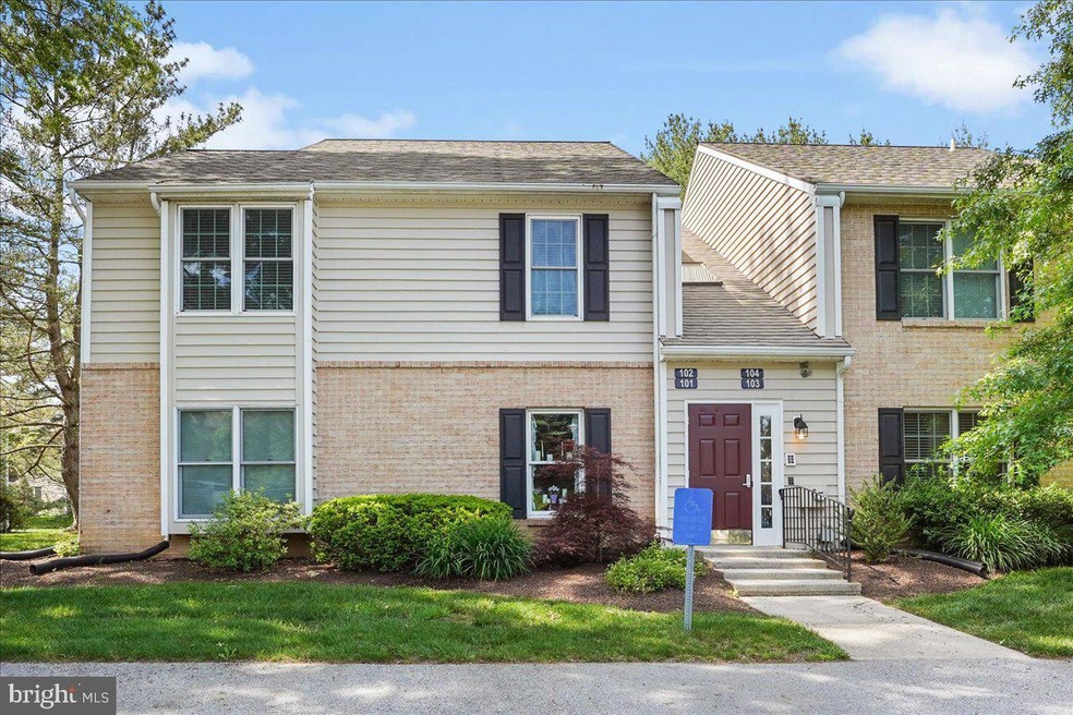 102 Meadow Ct unit 102, Glen Mills, PA 19342 - photo 1