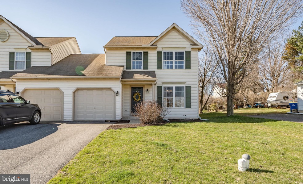 979 Walnut St, Honey Brook, PA 19344 - photo 1