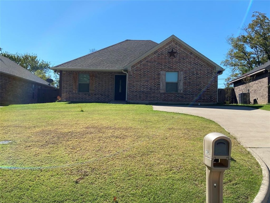 1124 W Day St, Denison, TX 75020 - photo 1