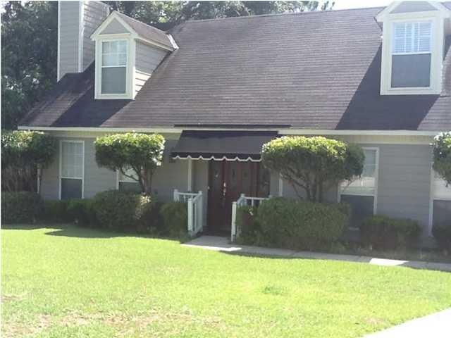 This cute cottage awaits its new owners!