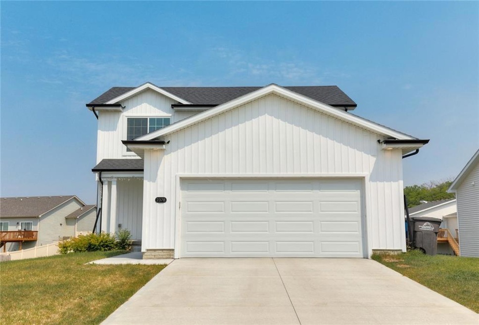 2378 Shadow Creek Cir, Des Moines, IA 50320 - photo 1
