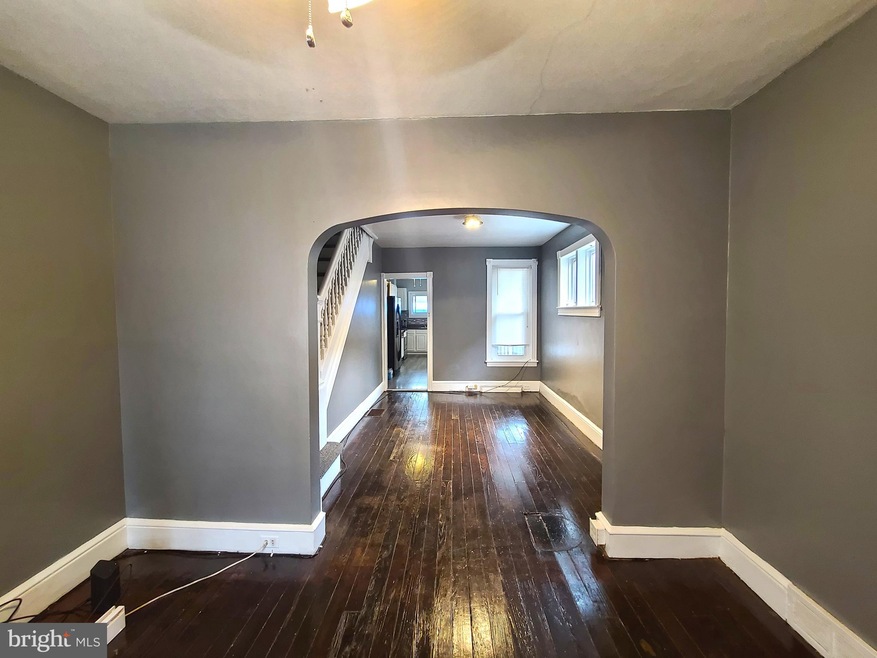 547 S 17 1 2 St, Reading, PA 19606 - photo 1