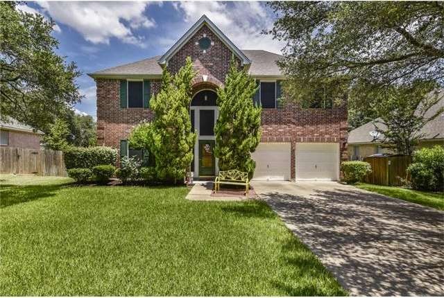 Welcome to your Home! Great living in a well maint