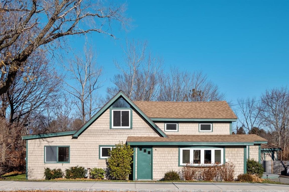 641 Maplewood Ave, Portsmouth, NH 03801 - photo 1