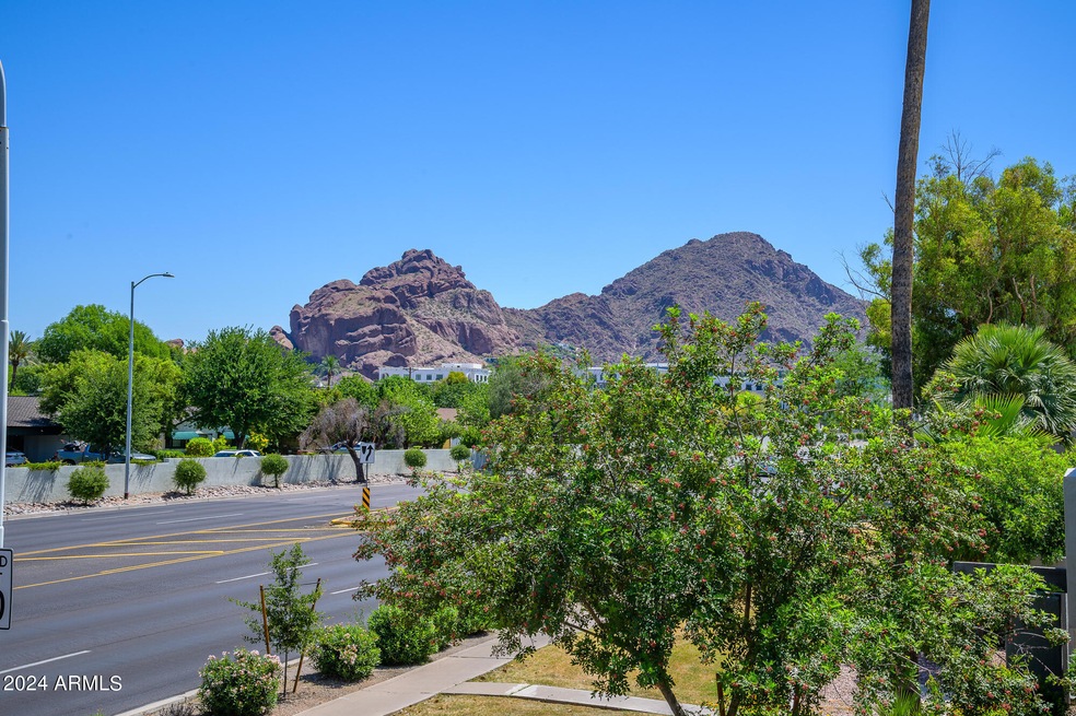 INCREDIBLE CAMELBACK VIEWS FROM BALCONY