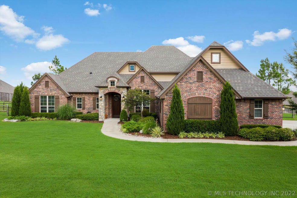 8251 N 72nd East Ave, Owasso, OK 74055 - photo 1