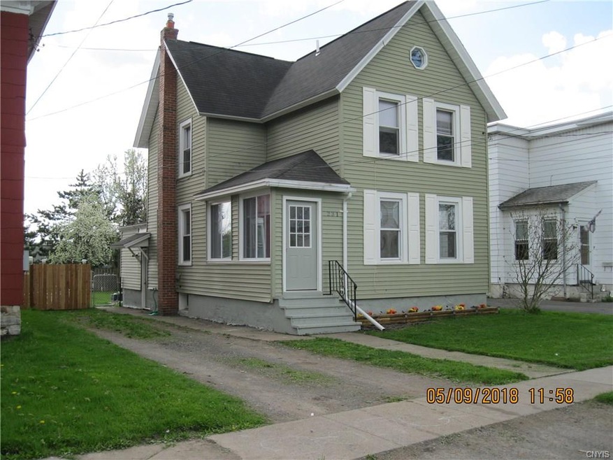 Welcome to 231 West Ellis Street, East Syracuse. S