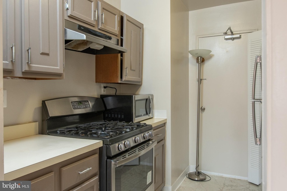 The Lancaster unit 215, Arlington, VA 22204 - photo 1