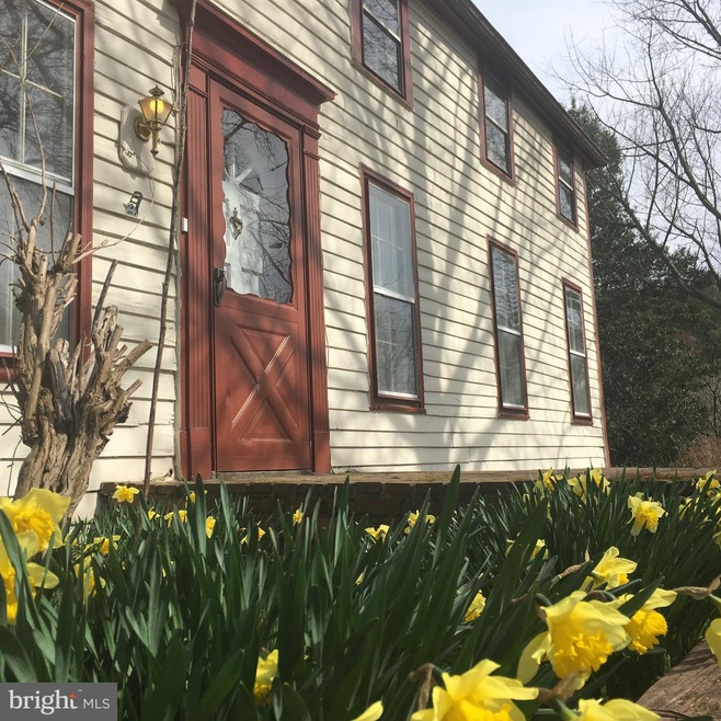 8901 Hooes Rd, Lorton, VA 22079 - photo 1