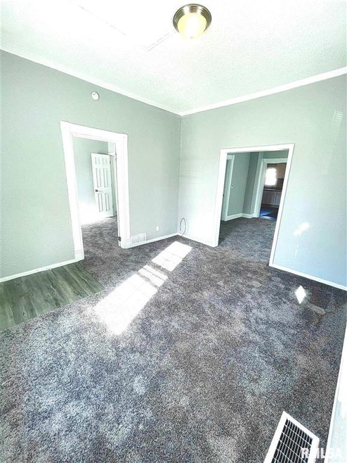 1826 W 8th St, Davenport, IA 52802 - photo 1